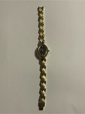 Elgin Ladies Gold Tone Watch #8038 💎 ON SALE